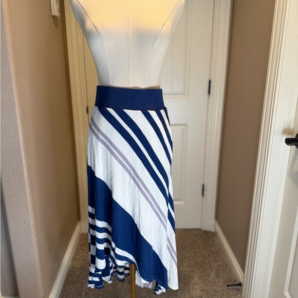 Bordeaux Dresses & Skirts - Bordeaux Asymmetrical Skirt in Navy and White